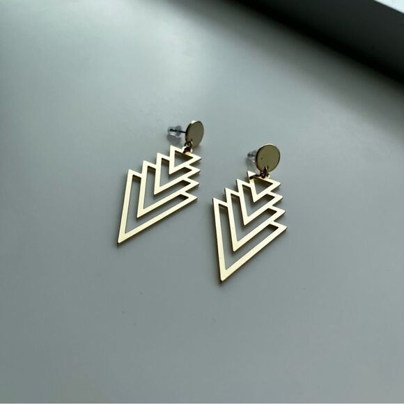 Hollow Out Geometric Drop Earrings - Picture 5 of 9